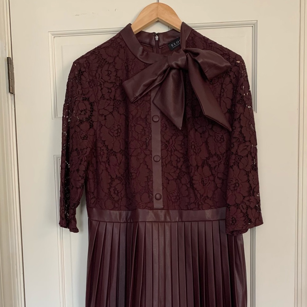 Women’s Burgundy Lace Bodice Pleated Skirt Dress with Bow - Picture 4 of 6